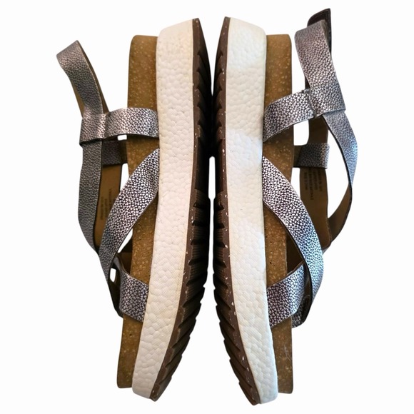 OTBT Springer Womens 8M Pewter Metallic Platform Sandals Boho Comfort Shoes main image 0
